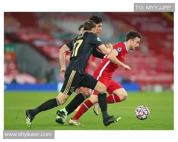 欧冠新球科技革命：内置智能芯片实时追踪射门数据提升比赛分析